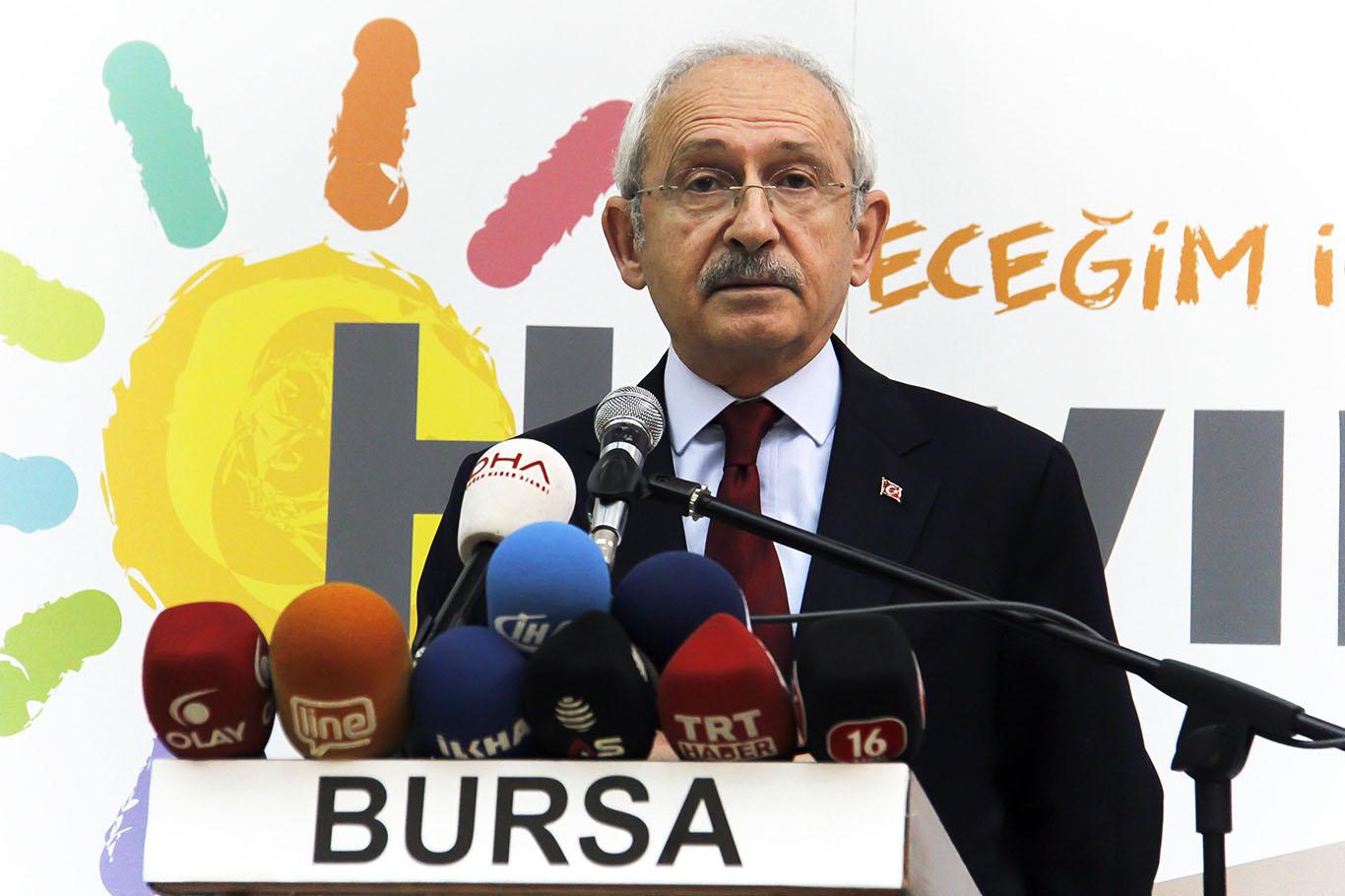 Kılıçdaroğlu Bursa’da Cumhurbaşkanlığı Sistemini eleştirmeye devam etti Kılıçdaroğlu Bursa’da Cumhurbaşkanlığı Sistemini eleştirmeye devam etti